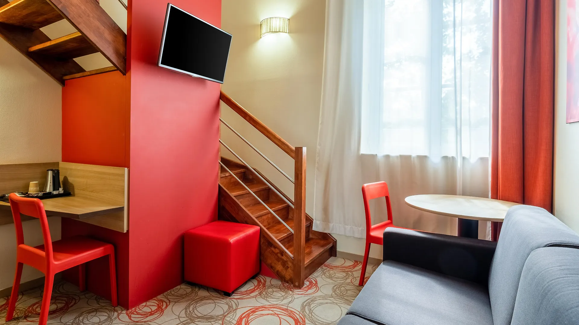Aparthotel Adagio Lyon Patio Confluence 4*,