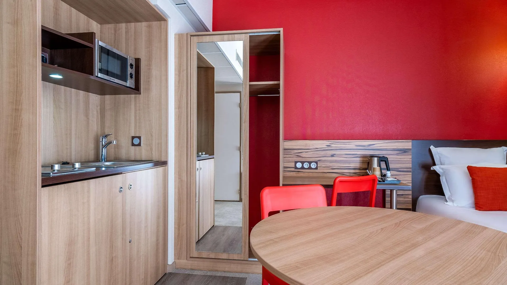 ****  Aparthotel Adagio Lyon Patio Confluence Франция