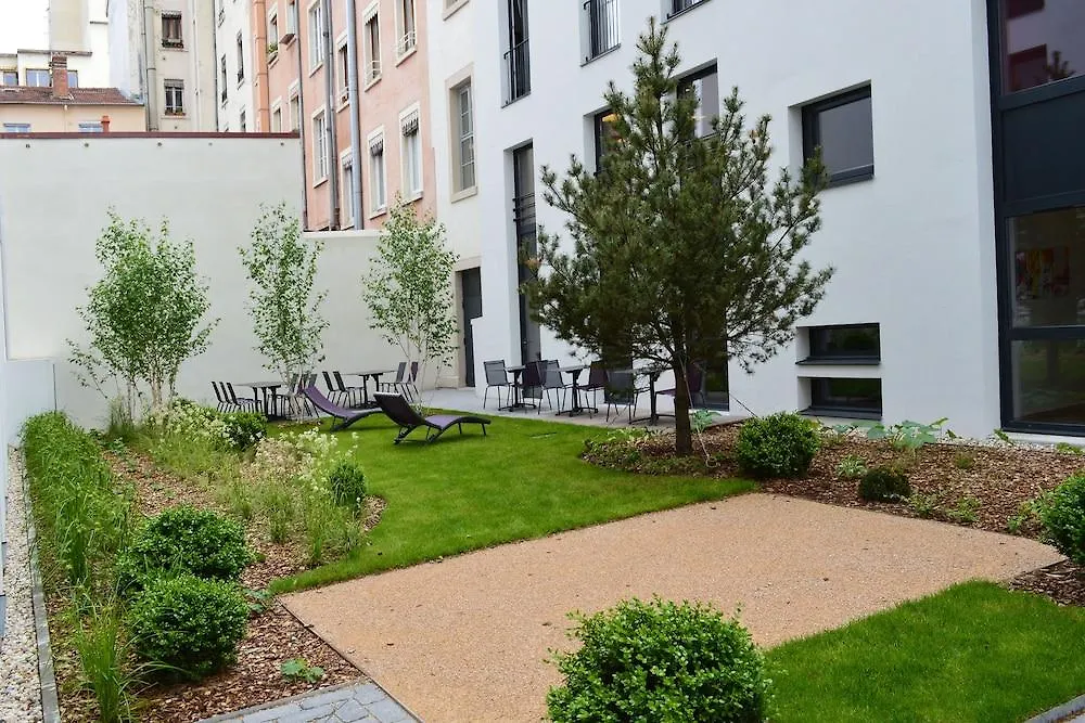 ****  Aparthotel Adagio Lyon Patio Confluence Франция
