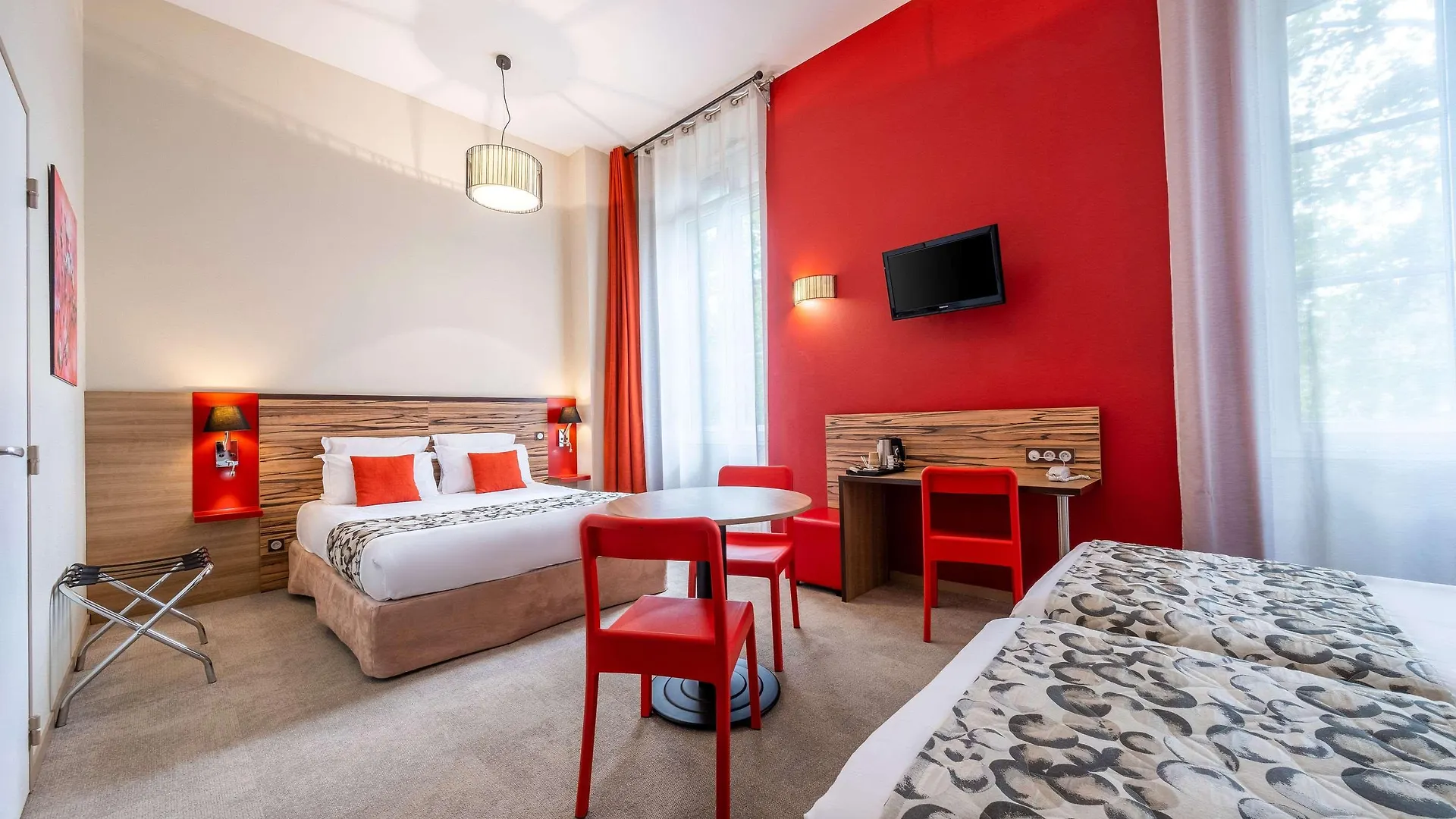 Aparthotel Adagio Lyon Patio Confluence 4*,